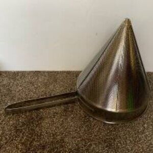 12 Cup Industrial Double Metal Cone Shaped Strainer/Sieve with Handle